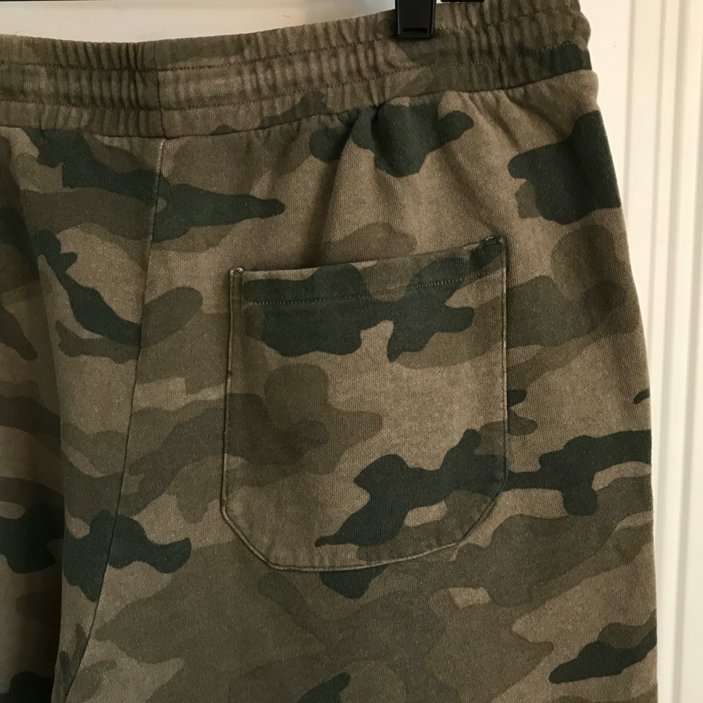H&M Divided Men’s XL Army Green Camouflage Casual Athletic Drawstring Shorts EUC - Picture 11 of 13